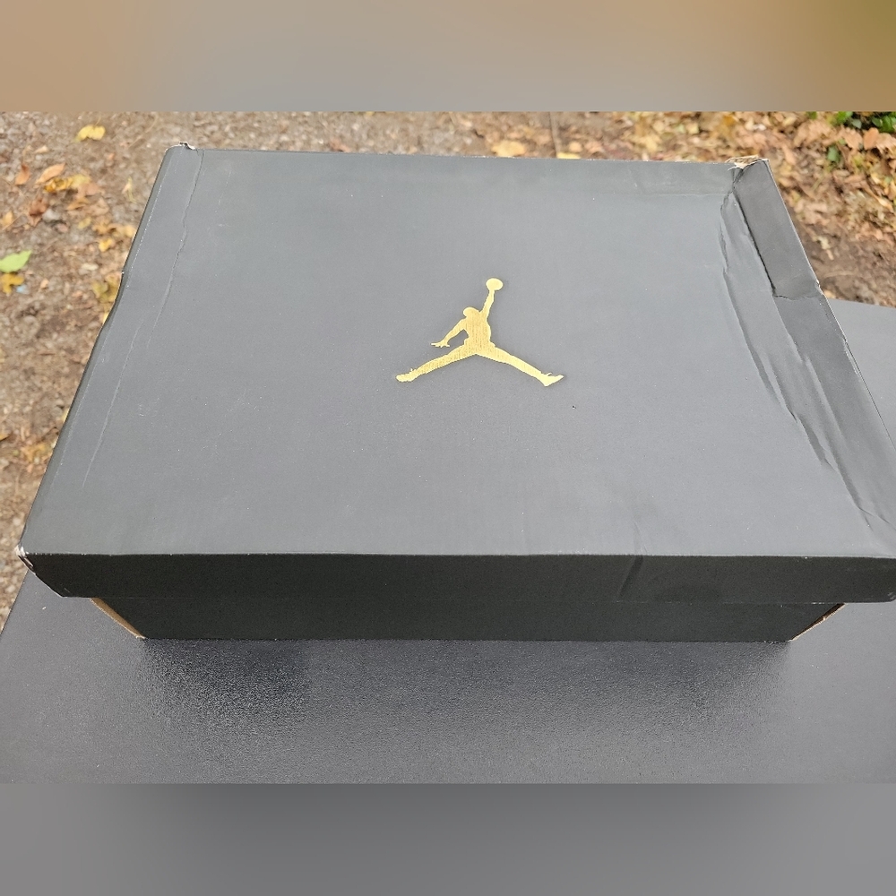 NIKE Jordan Max Aura Men's 10.5 - Picture 3 of 16